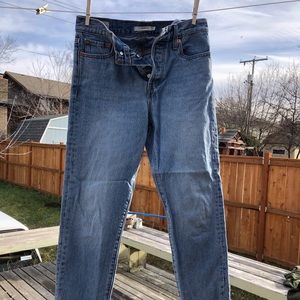 Vintage Levi’s wedgie light wash jeans